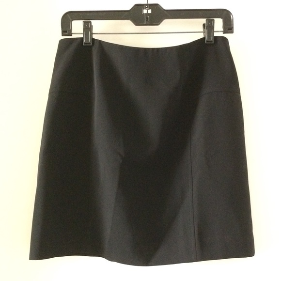 I.N.C. Short Black Fitted Skirt (8P) NWOT - Picture 2 of 6